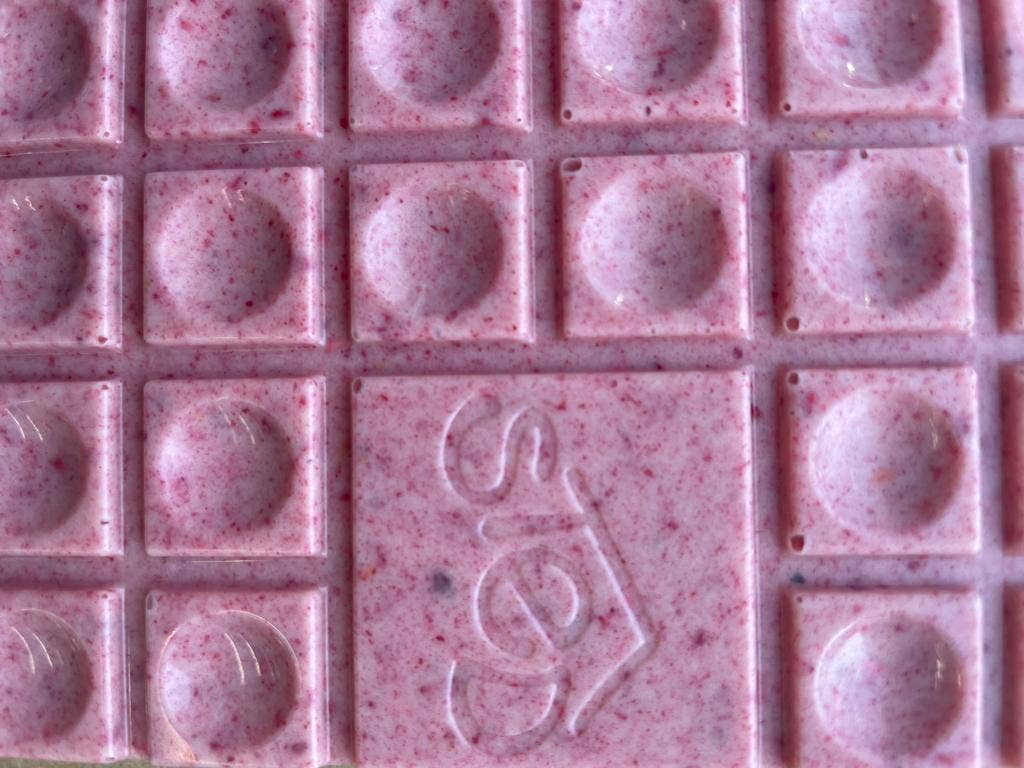 Raspberry Cream 2 oz. White Chocolate Bar