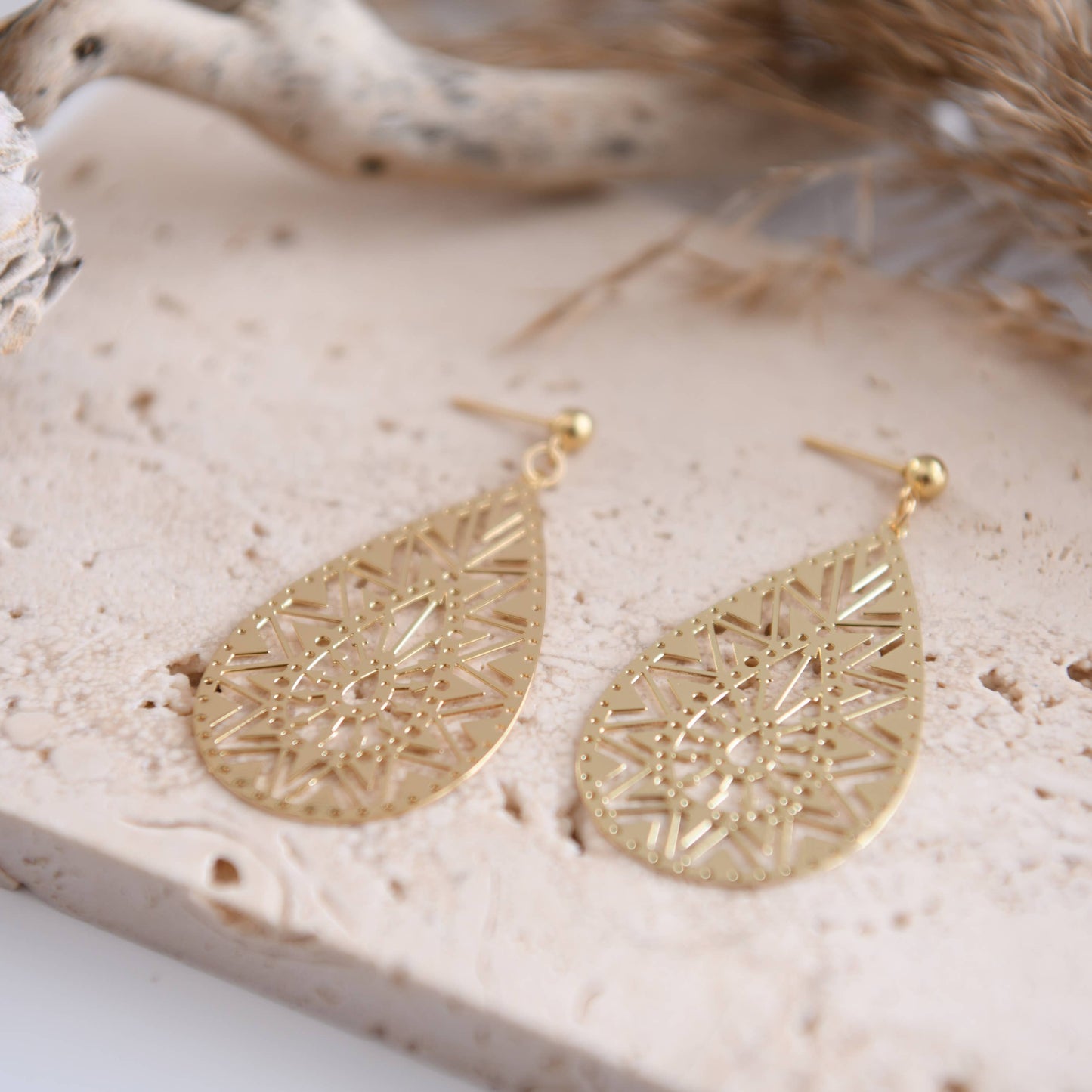 Hepburn Filigree Pendant Lightweight Earrings: Star Teardrop