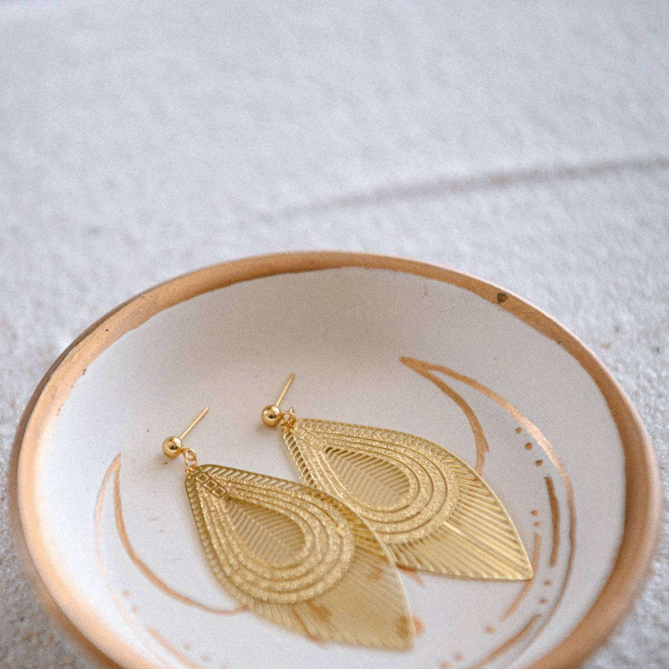 Hepburn Filigree Pendant Lightweight Earrings: Gold Feather